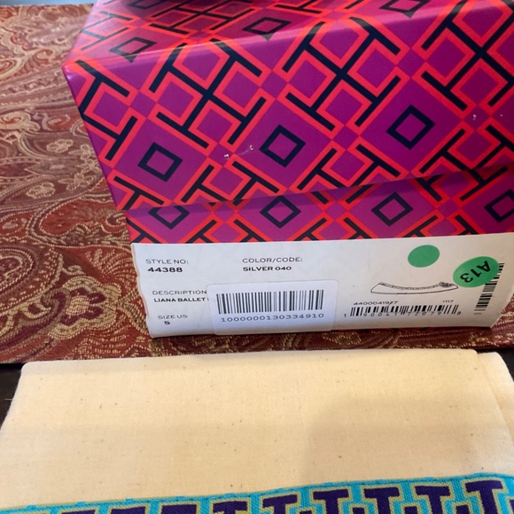 Tory Burch Liana silver ballet flats, size 5, BNIB, MSRP$289 Must have - Picture 3 of 5